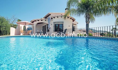 En venta  Impresionante villa de 2 dormitorios en Monte Pego