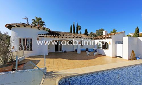 En venta Villa de 2 dormitorios con vista al mar en Monte Pego