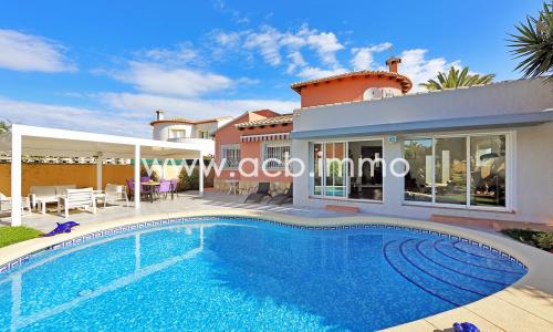 En venta Villa de 3 dormitorios a 900m de la playa