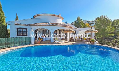 En venta Magnífica villa con vistas panorámicas en Monte Pego