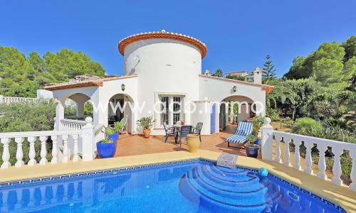 A vendre Magnifique villa de 3 chambres avec piscine et garage
